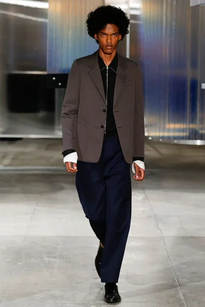 Look 11